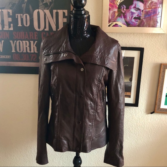 Beautiful Andrew Marc Leather Jacket - Picture 4 of 6